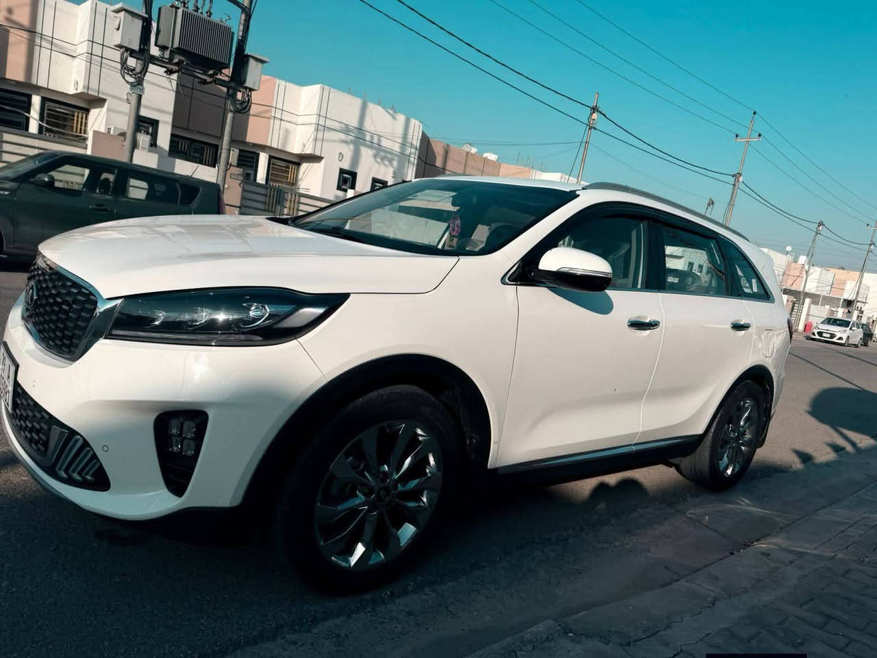 سورنتو موديل 2020ماشيه74الف فول مواصفات عده البانوراما رقم واسط بسمي رقم وهزه جديد مكان ديوانية مكفولة كفالة عامه بسمي السعر 267وبيها مجال قليل رقم صاحب السيارة ***********
