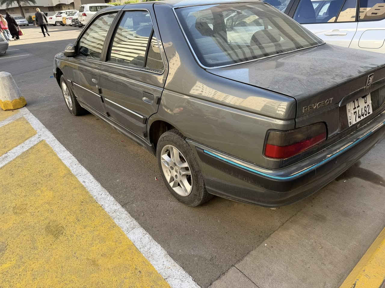 السلام عليكم 
للبيع بيجو بارص 2024 مكفوله كفالة عامة صيانة دورية بالشركة ماشية 26 الف مدوشمة ارضية كشنات 
مكان السيارة مجمع بسماية سعر 88 بيه مجال 
رقمي ***********
