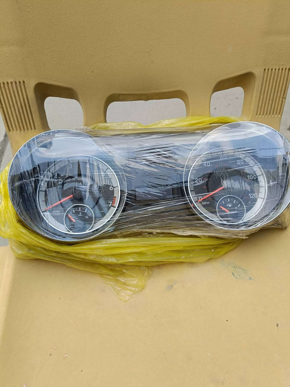 السلام عليكم عندي شاشه مال دشبول سعره 35/ومسجل شاشه سعره85الي تفيده يتصل على الرقم***********
