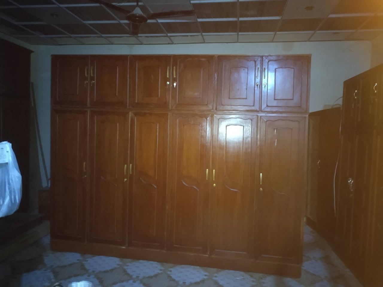 مراوس او بيع العنوان بروانه حي الشرطه قرب مول فراس تفاصيل واتساب***********
