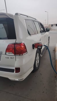 سياره لاند كروزر 2015 مكينه 8 سلندر 5700 ابيض رقم بصرة باسمي سياره جاه...