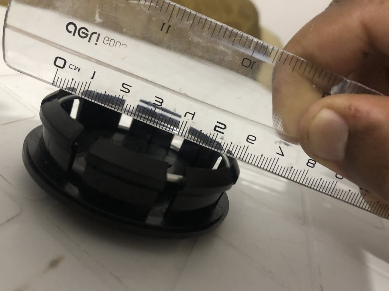 كبات ويل كب فورد اصلي اسود لامع
فدوة اروحلك حبيبي قبل لا تراسلني:
١- السعر ثابت ٣٠ الف مع التوصيل ما يعجبك السعر، تشوفهن غاليات، بغير مكان ارخص، اي فكرة ثانية تجي ببالك رحمة لامواتك لا تراسلني، مثل ما گلت السعر ثابت .
٢- القياسات گدامك بالمسطرة و الفيتة طابق القياس وي قياس الكب اللي عندك او فتحة الويل كب قبل كلشي (الرنگ الحديد قطرة ٥،٥ سم، الرنگ البلاستك القفل قطرة ٦ سم، الگشر الخارجي اللي بي علامة فورد قطرة ٦،٥سم).

اذا تريدهن راسلني خاص و اني بخدمتك…
تحياتي للكل


**إذا كنت صاحب هذا الإعلان وتريد حذفه لأي سبب، رجاءا أرسل رسالة إلى الدعم الفني**