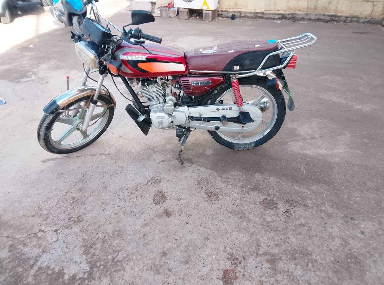 سلام عليكم ورحمه الله وبركاته ماطور يراني البيع موديل عشرين نضيفه كله شغال سعر 400وبي مجال المكان ديالى دلي عباس رقم الهاتف ***********
