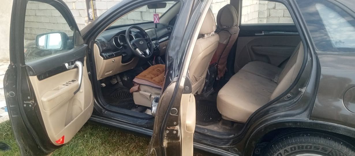 السلام عليكم 
سورنتو للبيع 2012وارد خليجي مصبوغه حزام تبريد 3قطع مكفوله من العيب الشرعي باقي التفاصيل بالسونار كفاله اصوليات وعيب شرعي محرك 6سلندر *********** واتساب السعر 135قابل للتفاوض
