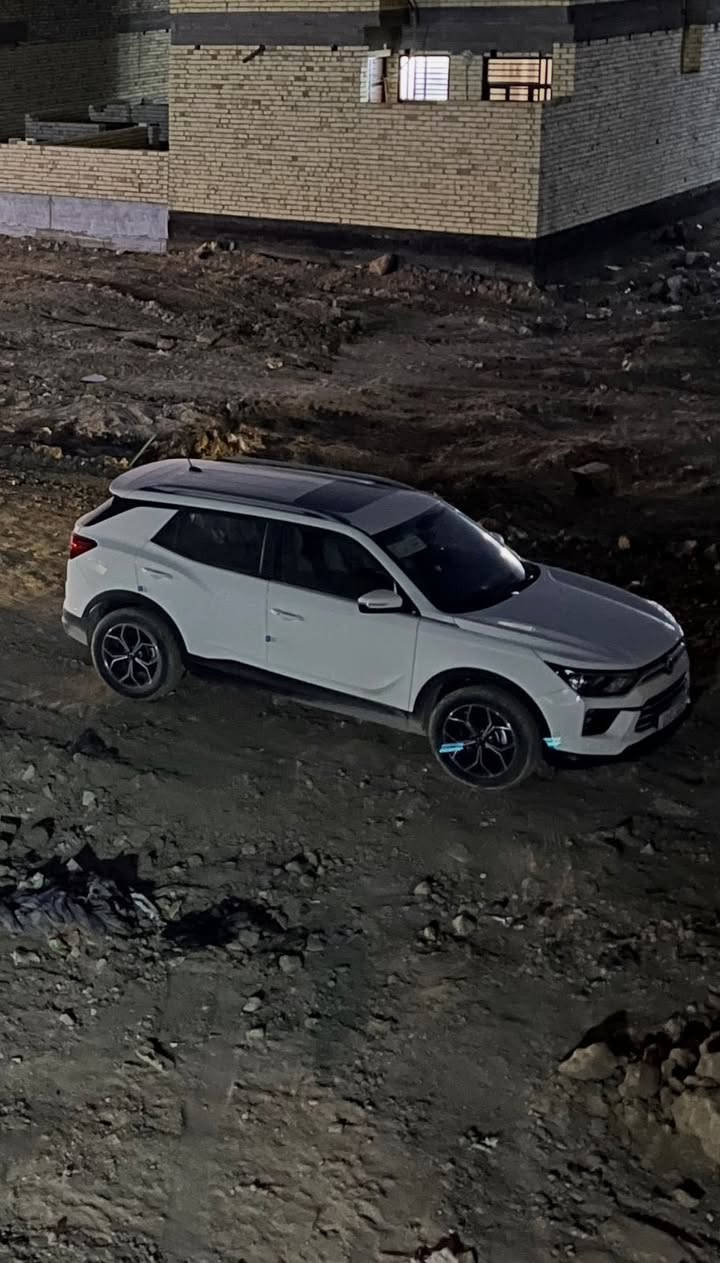 للبيع – سانغ يونغ كوراندو 2024 
 • الموديل: 2024 ((رقم بغداد))
 • القير: أوتوماتيك
 • اللون: أبيض
 • المحرك: 4 سلندر / 2000 
 • الوقود: بنزين

المواصفات:
 • شاشة لمس
 • كاميرا خلفية
 • حساسات امامي خلفي
 • تحكم بالمقود
 • مثبت سرعة
 • تكييف قوي ❄️
 • مرايا كهرباء
 • زجاج كهرباء
 • قفل مركزي
 • أنوار LED
. فتحه بانوراما
الحالة:
 • السيارة شبه جديدة ماشيه 40000
 • استخدام شخصي
 • بدون حوادث مكفوله من الدعاميه للدعاميه 
 • الفحص حاضر
السعر 175$
للأستفسار الأتصال على الرقم : ***********
