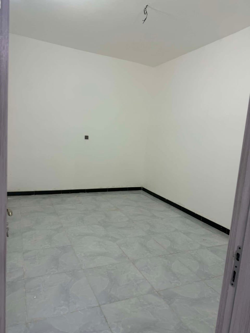 🏠دار سكن 🏠
__
⭕العنوان: طريق السنيه السياحي داخل مجمع توحيد
  ⭕قرب؛السكه القطار
⭕موقع مميز _
____
🌿زراعي سند25
🌿بناء حديث
🌿كونكريت مسلح 
🌿طابق واحد
🌿غير مسكون 

♦️المساحة 176م² 
♦️الواجهة  :7ونص متر
----------------
                     
تفاصيل الدار 🏠
___
🌿غرف نوم 2💯
🌿صالة
🌿مطبخ 
🌿استقبال 
🌿مجمع صحي 
    
   #مكتب_صناع_المال_للعقار 
عنوان المكتب
الفرات شارع الصب قرب التسفيرات 
للاستفسار مراجعة المكتب اوالاتصال على الارقام 
***********
***********
