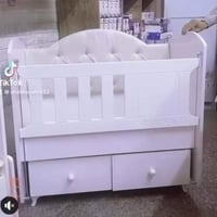 سرير أطفال • جديد