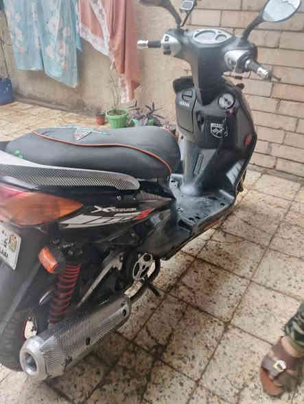 سلام عليكم سكنز نثيه 110ياباني دراجه نضيفه شوفت عينك محرك مامفتوح سلف هندر دراجه نكره 
مامتعوبه تايرات جدد مكاني بغداد البياع /***********استفسار اتصال فقط سعر 700وبيه مجال حك الجيه
