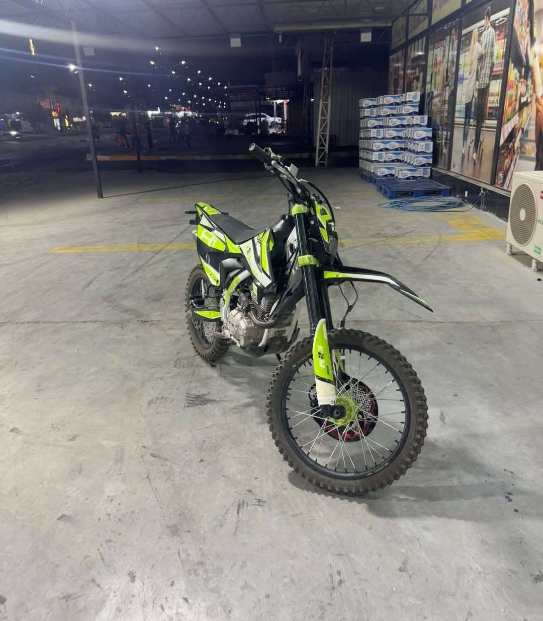 قفاز K2M محرك 300cc
كفاله عامه م̷ـــِْن لتكلي شبيه مابيه كفاله م̷ـــِْن كلشي
دراجه بحاله الوكاله جديده استخدام شخصي
مكاني واسط / بدره.
استفسار ‏‪***********‬‏
موشراي ومتعرف اسعارهن لتخابرني وتشلع كلبي
