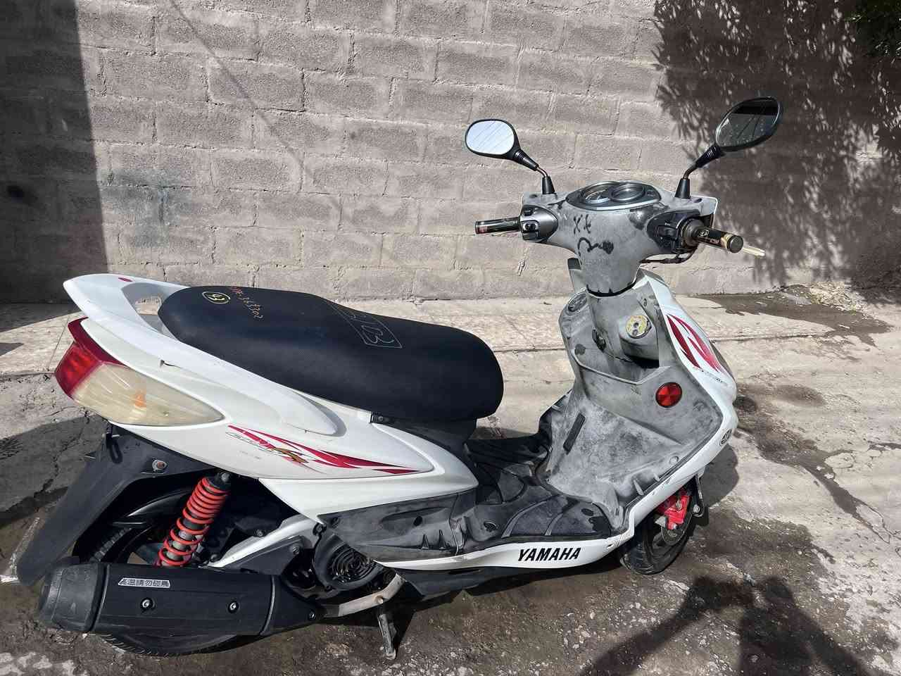 السلام عليكم سكنس فحل الدراجه مكفوله مكفوله من كلشي برغي ما مفتوح بيها كلش نضيفه ومصارلي هواي من نزلتها من الرمبه سعر مليون وميتين وخمسين الاتصال *********** مكاني الامين الثانيه
