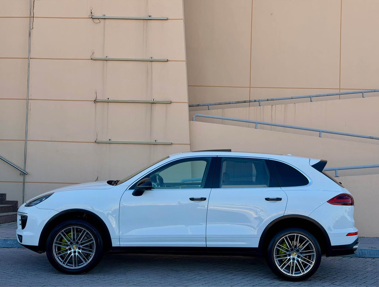 بسم الله الرحمن الرحيم

بورش كايان  S  ٢٠١٧

سعر سياره مناسب مستحيل بورش كابان ٢٠١٧ بي سعر ٢٣٤ ورقه

فول فول مواصفات

٦ سلندر توين توربو 
بانوراما
مراية رادار
حساس الخلفي امامي
٥ كاميرا ٣٦٠ درجه
شاشه و ستيرن كارباو ستيرن هيتر
اوتو ستوب
دبلات سبورت
دواخل كريمي ١٠٠/١٠٠
كشن جلد و كارباوخزن
كشن تدفية وتبريد
تبريد مركزي
٧٧ الف ماشي
فور ويل 4x4
رادارات قياده
لايد ليد و ٤ عدصه
بصمه تشغيل
بريك بصمه
ابوا بصمه 
صندوق شفت
مواصفات بورش معروفه ................
گيرو محرك بشرت مكفوله مامفتوح تبريد وتدفية تاقم صدر كله بشرت مكفوله كفاله عام گير محرك تاقم صدر كله بشرت

سياره حادث خفيف مابيها دواخل ٣ قطعه بس كلير رقم شاصي موجوده بي ناشر شوف صور حادث تدلل

سياره رقم اربيل تحويل مباشر مكان سليماني 

سعر سياره مناسب ماكو بورش ٢٠١٧ بي سعر ٢٣٤ ورقه مجال

***********
***********
*****************************************************
PORSCHE CAYANNE S  2017

فول فول مواصفات

٦ بستون توين توربو
بانوراما
رادارى بيشه و خه تى جاده
رادارى ئاوينه
بيش و دوا حاسه
٥ كاميراو ٣٦٠ بله
شاشه و كاميرا
سوكان كاره با سوكان هيتر
مودى ليخورين SPORT _SPORT PLAS
٧٧ هه زار روشتوه
اوتو ستوب
ده بله كانى سبورت
ناو كريمى تازه يه ١٠٠/١٠٠
كوشن جلدو كاره باوخزن
كوشن ساردو گه رم
ته بريد مه ركه زى
لا يت ليد و عدصه 
بصمه و سنوق شفت
ده رگا بصمه
مواصفاتى بورش معروفه ..............
گيرو مه كينه به شه رت نه كراوه ته و بى نوقسانيه ته بريدو گه رمى و تاقم بيش و دواى به شه رت الحمدلله

سه ياره كه امريكيه حاديثه ى زورخه فيفه بى ناوكرتن ٣ بارجه ى بوياغه بى ناوكرتن بى ده عم

تحويل به شه رت رقه م هه وليره سه ياره كه له سليمانيه

سعرى ٢٣٤ ورقه مجال 

***********
*********** السليمانية, العراق
