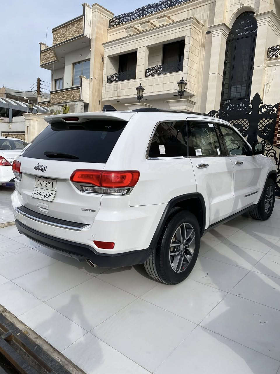 للبيع جيب موديل 2017فول وسعر مناسب وبل عافيه يكون من نصيبه   سياره/ماشي 80/   بصمتين لمتد داخل عسلي بنوراما جنطه كهرباء دمام كشنات خزن حار وبارد حساس خلفي رقم شمالي سياره بدون صبغ بس مكان بي بارد صغار استخدام شخصي سعر 235 وبي مجال بسيط مكاني كركوك ***********///////***********
