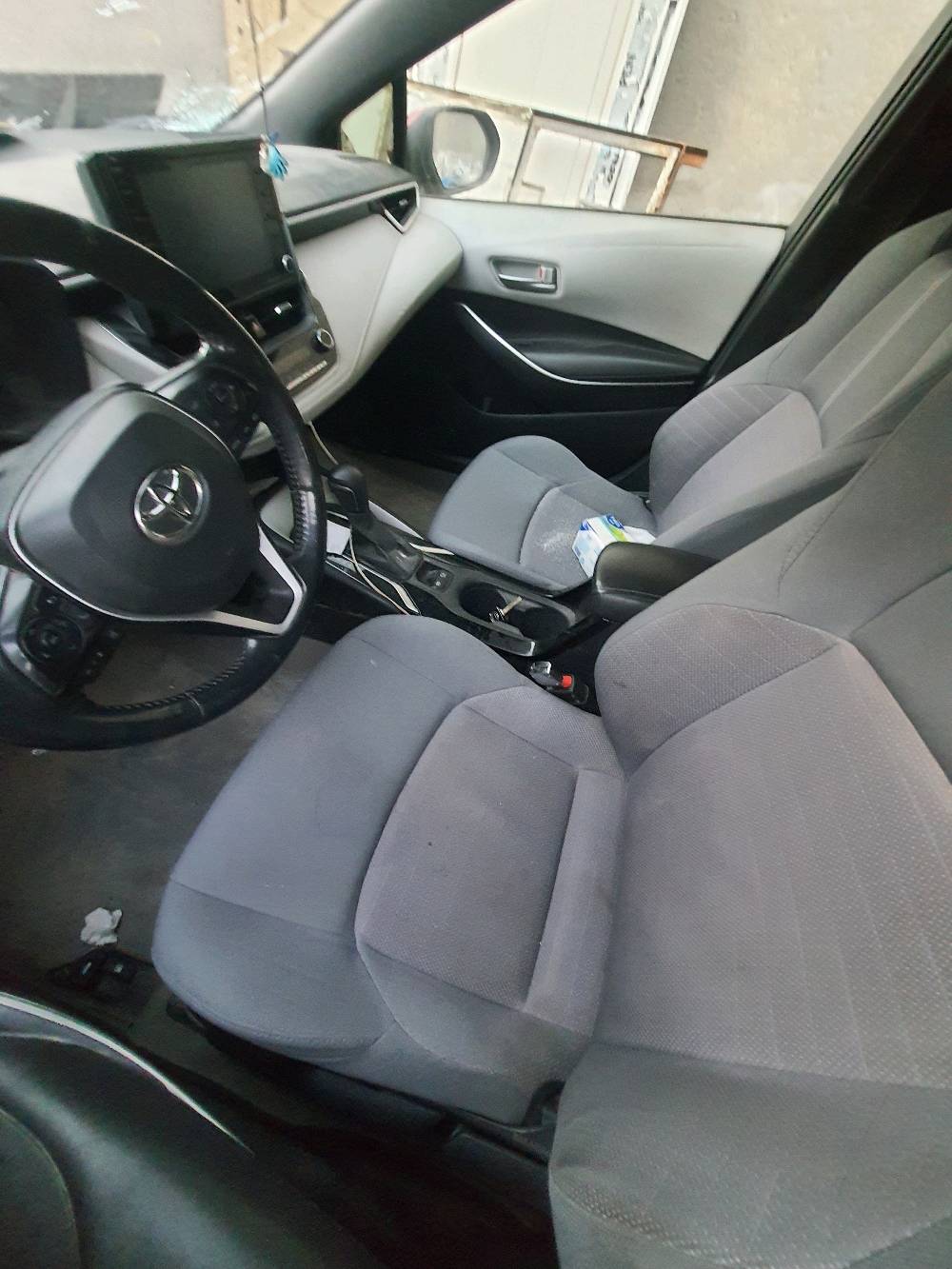 سلام عليكم كورلا موديل ٢٢ رقم بغداد معوقين راعيها موجود سياره بيهه بجم وباب سايق ضربه خفيفه محرك وكير مكفول سياره شغاله 