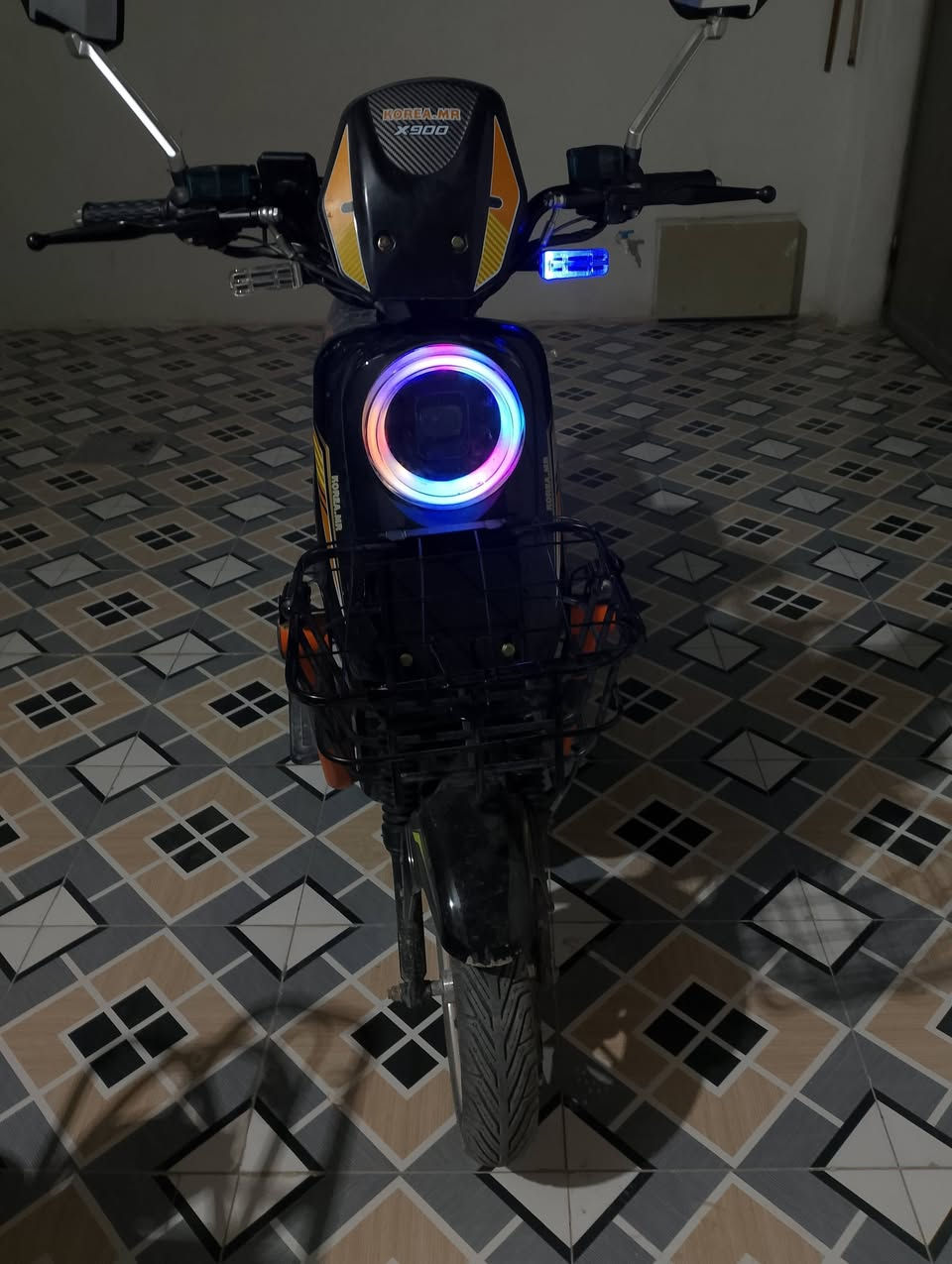 ماطور شحن للبيع ايش اسمه اكس 900 المكان جلولاء ديالى للتصالل
***********
