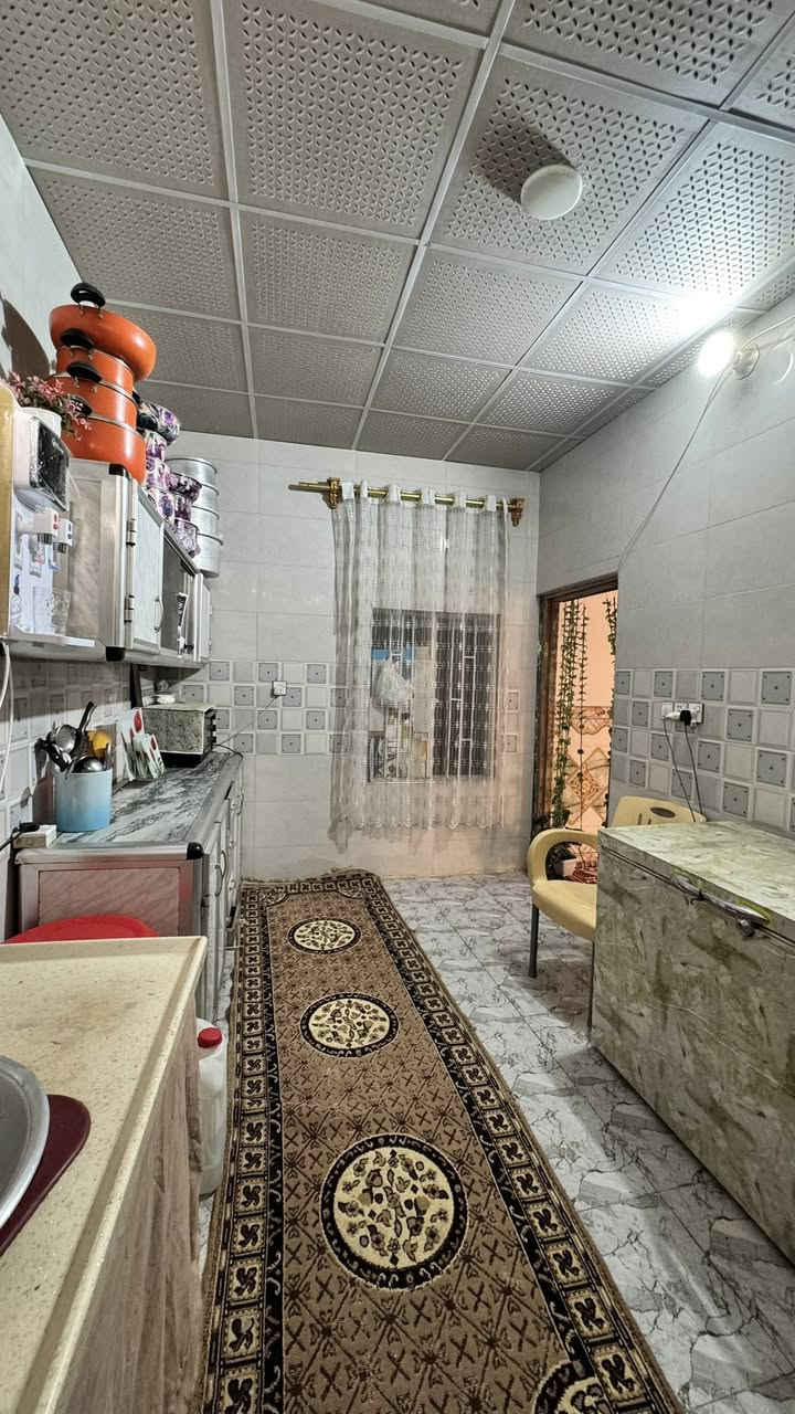 سلام عليكم دار للبيع
المساحه 200م  زراعي سند 25

غرف نوم 2 + صاله+ مطبخ + صحيات خارجيه بناء جديد

كهربائيات جديده كيبل رئيسي جديد

📍حي الانتفاضه قرب الوكيل سلام :

بناء بلوك سقف شيلمان 

السعر 27وبي مجال 
الاستفسار ***********
