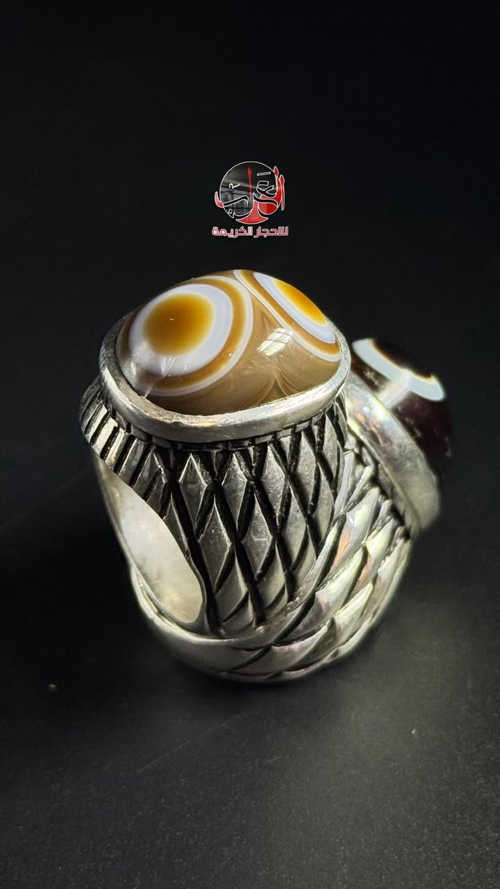 سليماني عينين صريحات قطعة في منتهى الجمال صياغة امير خربالي مقاس "25" ***********
