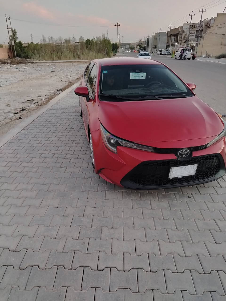 سلام عليكم كورلا موديل 2021 السياره نص فول LE معوقين بعدله 8اشهر اصير حره راعيه ولد شاب  اتريد وكاله عامه بيه شاملغ وبنيد سطحي رقم بغداد السياره جاهزه مبيه اي نقص مكانه كوت واسط باقي التفاصيل ***********

