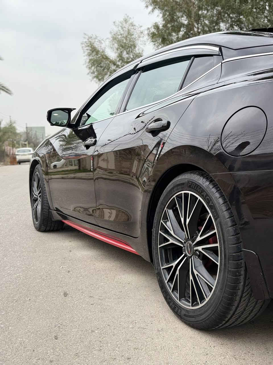 السلام عليكم ماكسما 2017 بلتينوم 
فول الفول 1/1 
بانورما كشنات خزن 
تبريد تدفئ الكشنات 
بردة خلفية كهرباء 
لايت زينول اصلي 
كشنات جلد اشارة ترحيب 
انارة سبع الوان الداخل اصلي 
السيارة  اعلى فائة عشاق الموصفات بس يعرفون شنو ماكسما بلتينوم هزة وسنوية جديدة  السيارة بدون ايرباك ضراررها دعامية اربع اصابع بل جاملغ الامي بخ فقط 
محرك وكير ويرمني كلها شرط فقط طخم الكدام بي طقة 
بيها مكانت بارد عندي السونر مالها 
الشراي *********** حرمات ينكشف سعرها بل عام 
السيارة مال جني مو مال بيع وشرا  
مكان السيارة موصل حي المصارف
