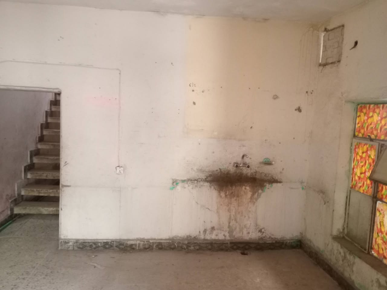 السلام عليكم دار للبيع في منطقه الزعفرانيه شارع المعهد مساحه ١٢٠ م طابو صرف
للإستفسار الاتصال علة الرقم ***********
