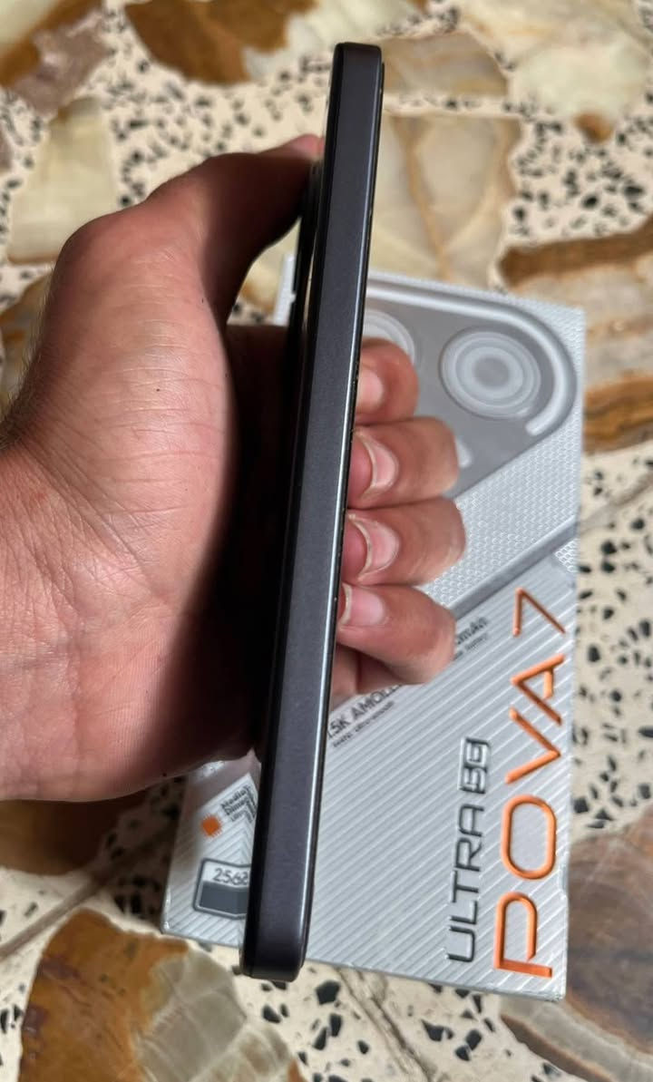 السلام عليكم جهاز للبيع
جهاز تكنو بوفا 7 الترا 5G
Tecno Pova 7 ultra 5G
نظافة 100%100 اخو الجديد
الذاكره 256 كيكا 
العشوائية 16
البطارية 6000 الاف ملي امبير
شحن سريع 70 واط
ببجي 120فريم
الشاشة 144 هيرتز نوع اموليد
المعالج دايمنستي  8350 5G ultimate 
كامل المحلقات الاصليه جهاز مستخدم شهر وصل شركه الاسناد موجود 
مكان الجهاز واسط الكوت( السياسين) للاستفسار اتخل خاص او اتصل على رقم   ***********  
سعر جهاز قفل 🔐 منل اخير 325 الف ب ٣٢٤ ما بيع
الي يريده يتخل خاص او يتصل ول ما عجبه خلي يعبر المنشور واني الممنون وتحياتي للجميع 
سعر جديد 465 الف بشركه الاسناد
