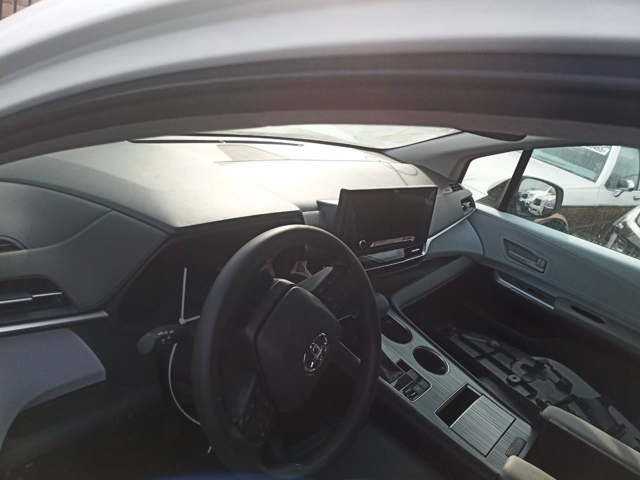 السلام عليكم موجود تيوتا سينا هايبرد بالحرة تفيد اصحاب كتب الشهداء بدون ايرباك حادث حلو ممشى 4000
2025 لون ابيض بدون ايرباك   ماشية 4 الاف
التواصل خاص لو واتس اب ***********
