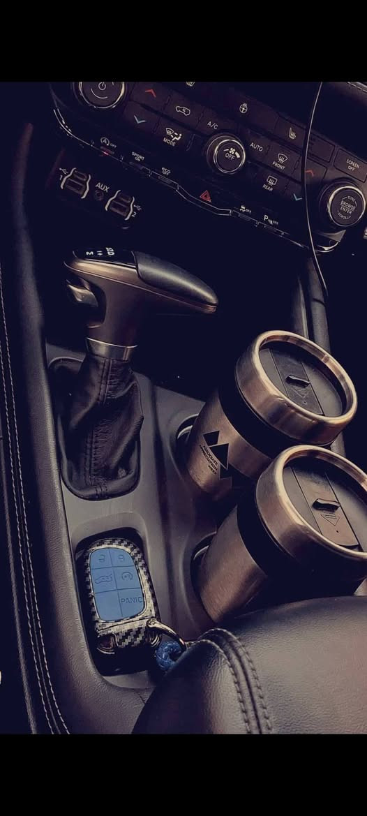 رقم السيارة : بغداد
موقع السيارة : كوت
نوع السيارة : دوج دورنكو sxt plus  
موديل السيارة : 2021
محرك 3600 V6

مواصفات:

بصمة تشغيل 
بصمة ابواب 
كشنات مخمل حضن 
كشنات كهربائي 
كشنات تدفئة 

تدفئة ستيرن

 

وضعيات قيادة (eco) (sport) 
مقاعد صف ثالث 

دفع رباعي 4*4
صندوك كهربائي 
تشغيل عن بعد 
تبريد 3 قطع 
شاشة كبيرة 
نظام ملاحة خرائط 

مانع انزلاق 
حساسات خلفية
لايت زينون LED
مدخل AUX ابل كاربلاي

اوتو ستوب توقف ذاتي 

ملاحظات: السيارة مكفولة جديدة ما شاء الله عليها بالعآفية على يآخذهآ ويرزق الجميع بوحدة نفسها 
علمآ ان حادثه فقط بنيد مبدل وصور الحادث موجودة
السعر275 ورقة
وبي مجال 
للأستفسار :
***********
