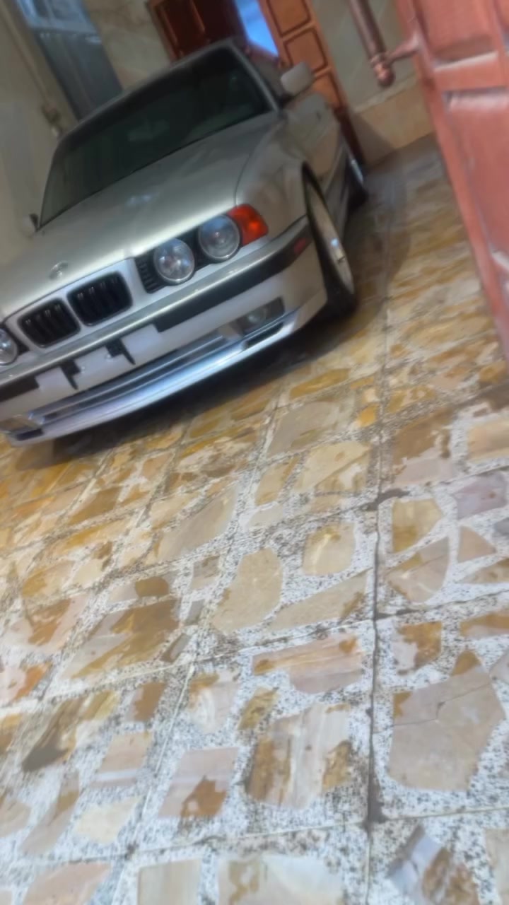 مرحبا على جميع العشاق هاي لقطعه المميزه 540 اصل وفصل وكير عادي سياره دخول جديد ومديل ٩٥وكلها ام اصل رقم جديد وبسمي ***********
