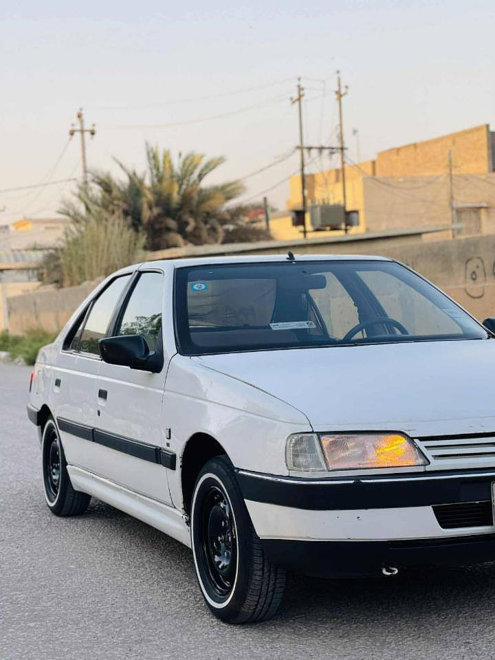 بيجو 405موديل 2012رقم بغداد سياره مكفوله من الصبغ والتبديل كير ومكينه وتبريد وتخم تاير كله جديد حداديه كارتون غرفته حلوه مدوشمه السياره ماناقصه شي السعر 41وبيه مجال قليل مكاني كربلاء طويريج ***********
