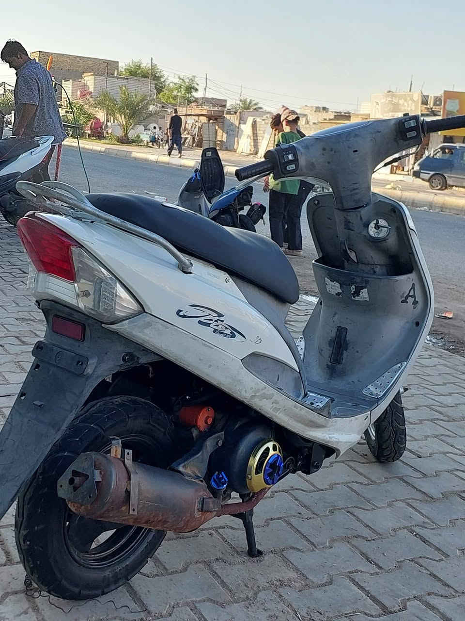 مرحبا شباب الطيبه اليوم جيبلكم درجه حلوه ونضيفه 
درجه مفتوحه مره وحده وبيه سلف ٥٥ كهربائية كله شغله سلف هندر كله شغل درجه مال مستعجل سعره ٤٦٠ وبيه مجال مكان كربلاء حي العسكري *********** وتساب  ملاحضه مهمه  مكلف بل نشر والدرجات مكفوله من السرقه اسويلك مكاتبه
