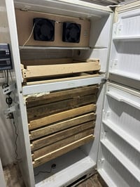 مفقس بيض • ١٠٠٠ دجاج • ٤٠٠٠ سمان