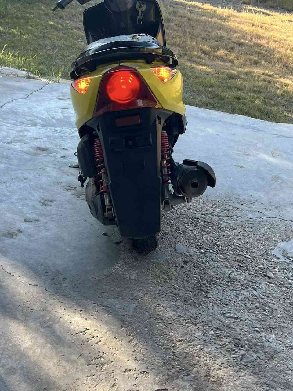 سلام عليكم دراجه ماكس ثعلب البيع جيتي ار الدراجه مكفوله كفاله عامه الدراجه خير من الله الدراجه تخم تاير اشاير يمنه يسره كيج بانزين شغال الدراجه معداله خير من الله منفيس بيه الدراجه كفرات بلديه ختم واحده وياء المكينه سعر الدراجه 575 وبيه مجال الدراجه حلوه احله من بلصوره ✅المكان بغداد ابو غريب رقم الهاتف بي واتساب ورصيد***********
