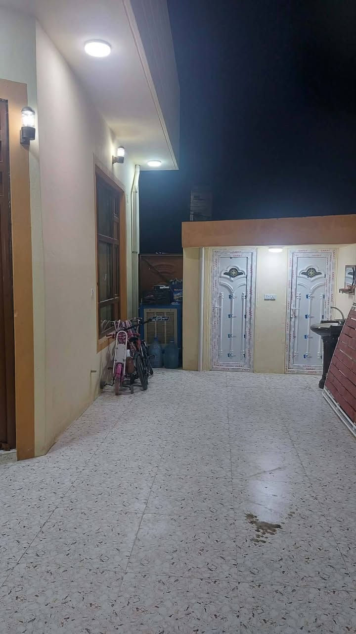 دار للبيع بناء حديث فول حي العسكري السيادين مقابل اسواق المرهون البيت بلديه للاستفسار اتصل /***********
