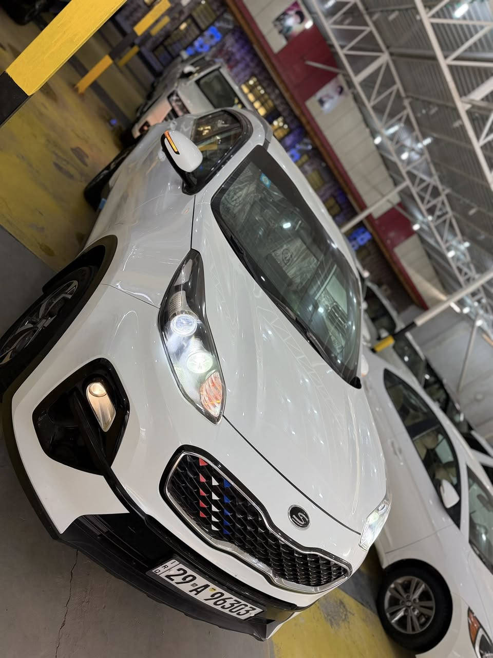 #معرض_بيت_شريجي_للسيارات🧿
سبورتج  (2019) خليجي كويتي اصلي  
مكفولة عدا قطعة وحده صبغ الكويت بدون ضربةرقم واسط مشروع وطني باسمي  لسيارة جاهزة من كلشي
ماشية71الف حقيقي شرط الفحص والسياره مصروف عليها هواي وجاهزة ع اخر حباية
نظام ترحيب بالسياره عن قرب..
محرك 2000
تبريد قطعتين...
ثلاث انظمه قياده
نظام تشخيص العطل عن طريق الشاشه...
يدات نيكل..
لدات باليدات 
لدات بل مري ترحيب
مري ترحيب
لدات أماميه لايت زنون  عالي ناصي منظومة
بك لايت لد 
اشاير بالمري... 
٥ ويل كب...
شاشة كامرة دوارة
حساس خلفي 
العنوان  الكوت معرض بيت شريجي حي لحكيم مجاور محطة الواسطي 
للاستفسار 
*********** حسنين
