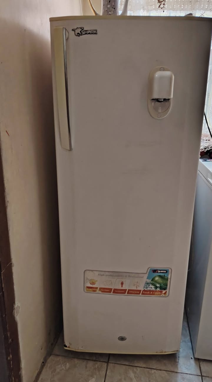 ثلاجه للبيع  سعره ٧٥ بيه مجال


**إذا كنت صاحب هذا الإعلان وتريد حذفه لأي سبب، رجاءا أرسل رسالة إلى الدعم الفني**