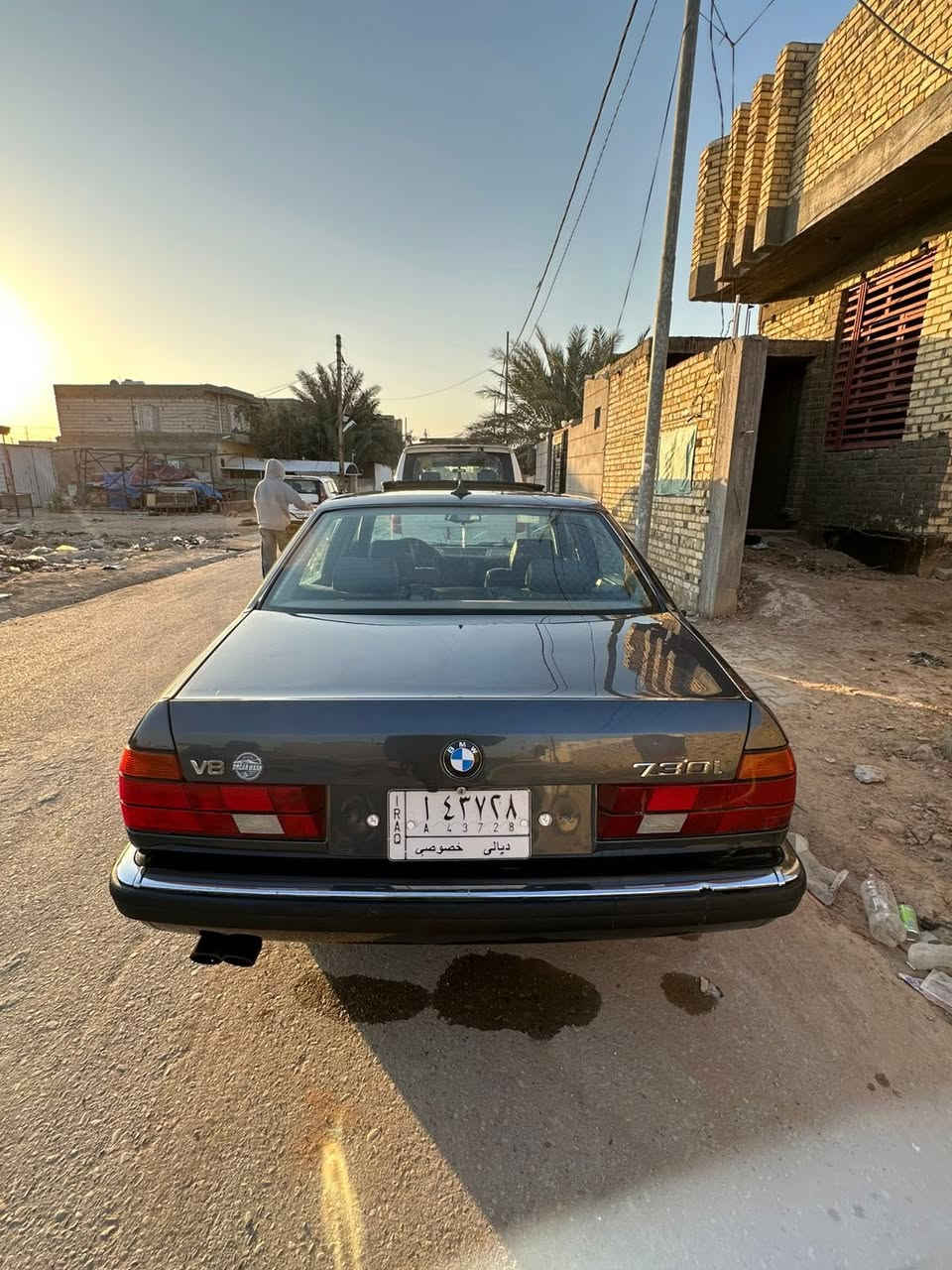 السلام عليكم بي ام موديل 1994مكينه وكير وحداديه جديده السياره بلاديه من كلشي كهرباء وصبغ بيهة رشات السياره نقصهة دعاميه اماميه تعبانه غرفتهة نضافه 100/100
***********
