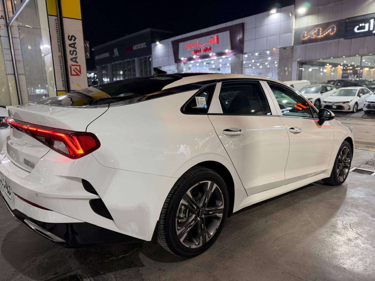 السلام عليكم كي فايف ٢٠٢٣ EX فول
(شركه دوليه) ماشيه ٣٠ الف كفاله عامه جديده جداا
محرك ٢٠٠٠ دوش
بانوراما
بصمه
كشنات جلد وكهرباء
حساس امامي خلفي
شاشه نفكيشن
كامره خلفيه دواره
كشن سايق خزن ميمري
مري جانبيه قلابه
سايد بريك كهرباء
نضام اتو هولد
مود درايف
شاحن واير ليس
تبريد شاشه
بكلايت لد متصل
جنطه ذكيه
بردات جانبيه خلفيه
داخل صاج
لايت ٣ عدسات زنون
دعاميه رياضيه
لد نهاري
تشغيل عن بعد
ويل ١٨
سعر ٢٣٣ بيه مجال حك لعمله 
للتصال***********
مكان سياره بغداد
