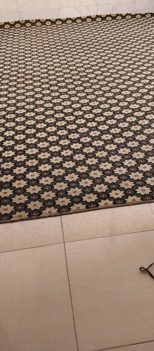 فرشه للبيع الطول 5 والعرض 4
السعر 15 الف 
للستفسار 
***********
