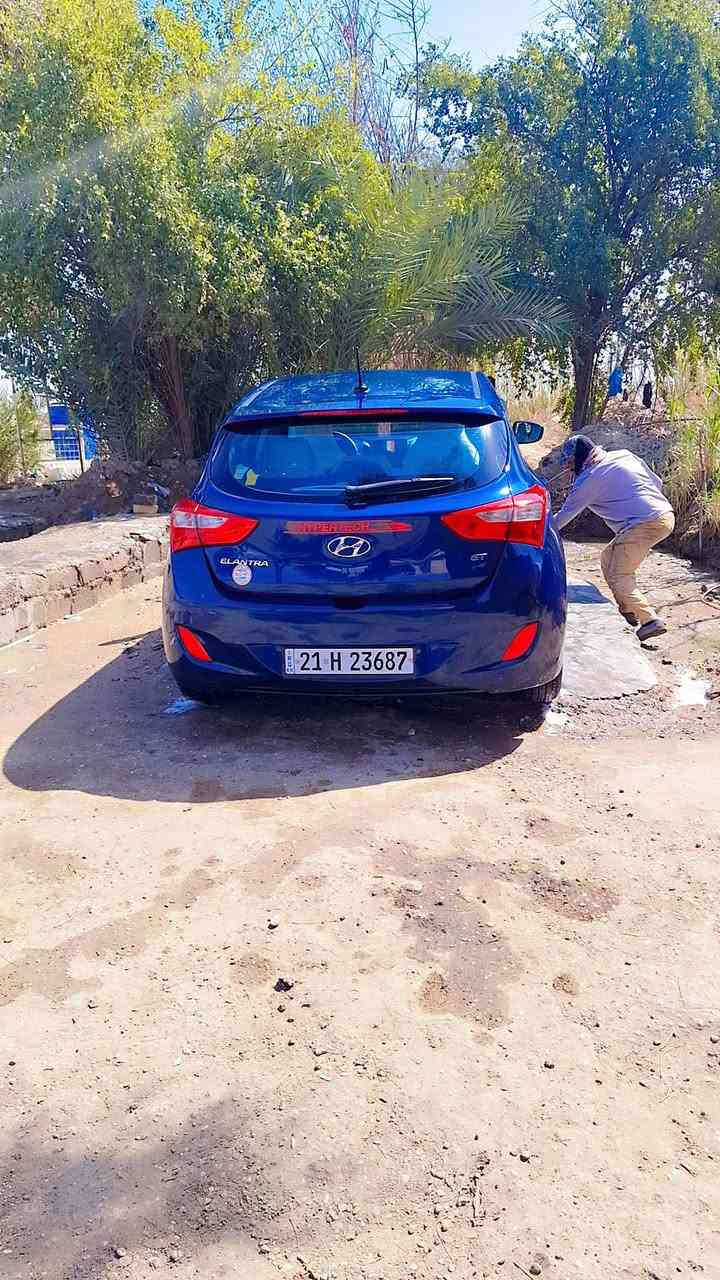 السلام عليكم 
النترى موديل ١٦ وارد امريكي محرك ٢٠٠٠
قطعه وحده فقط الجاملغ الامامي عكس السايق
موظح بالسونار كفاله عامه عدى الجاملغ السياره مابيها نقص شعرايه بسمي وتحويل مباشر اتريد وكاله اتريد امداور  المكان بابل الاسكندريه السعر ١١٠ للاستفسار 
***********
