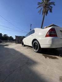 كورلا سياره. جديده. كير مكينه   حداد. تبريد 🥶  تخم تاير 🛞  مكينه. ١٨٠٠...