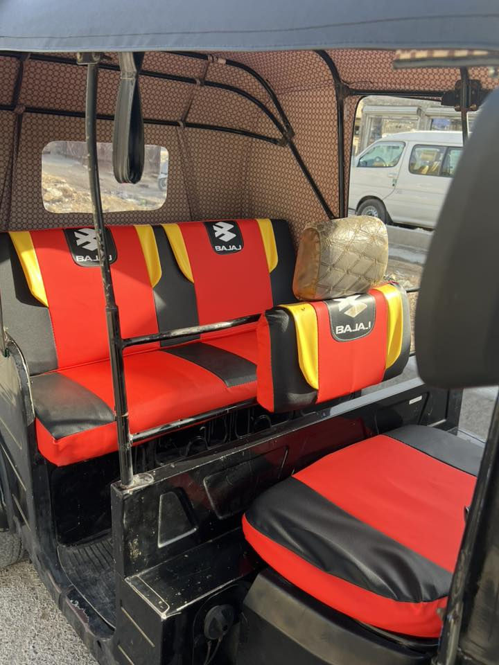 سلام عليكم تكتك البيع موديل 2020 شهر 5رقم نكليزي تحويل ثاني يوم تكتك جاهزه كهربايات مكينه ناعمه بيه بس ضربه 
بل غد معمر مكاني مدينه الصدر جوادر سعر التكتك (6250)
سته مليون وميتين وخمسين ألف بيه مجال بصيط رقم موبايل (***********)
