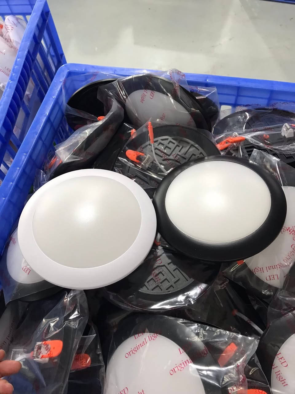 UFO design panel lighting.
10w18w24w36w


**إذا كنت صاحب هذا الإعلان وتريد حذفه لأي سبب، رجاءا أرسل رسالة إلى الدعم الفني**