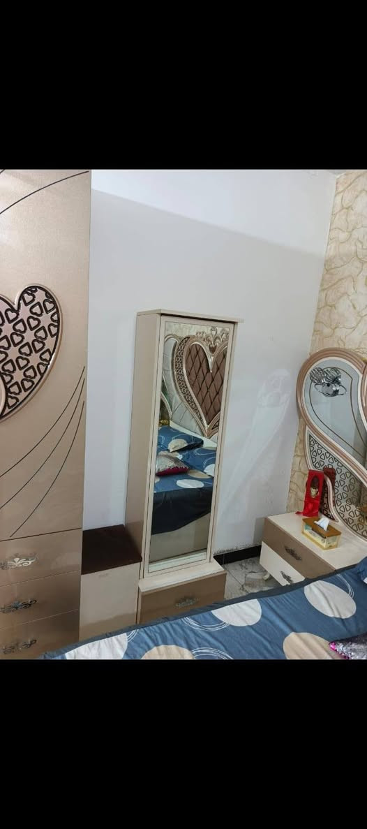 غرفة تركية للبيع نظيفة العنوان الحسينية مال راجدية التواصل واتساب ***********

