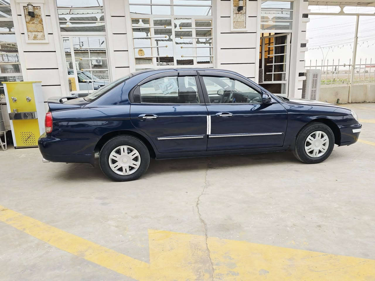 سوناتا 2001 رقم بغداد مكينه وكير جدد صدر خلفي أمامي جديد كهربائيات كلهه تشتغل تبريد منظومه جديده شادهه مصبوغه صبغ درجه اولى للجماليه مكفوله من ضربه ولكص سياره جاهزه من كلشي  السعر 58 وبيهه مجال حك الجيه مكاني ديالى الغالبيه للتفاصيل سيد حيدر ***********..
