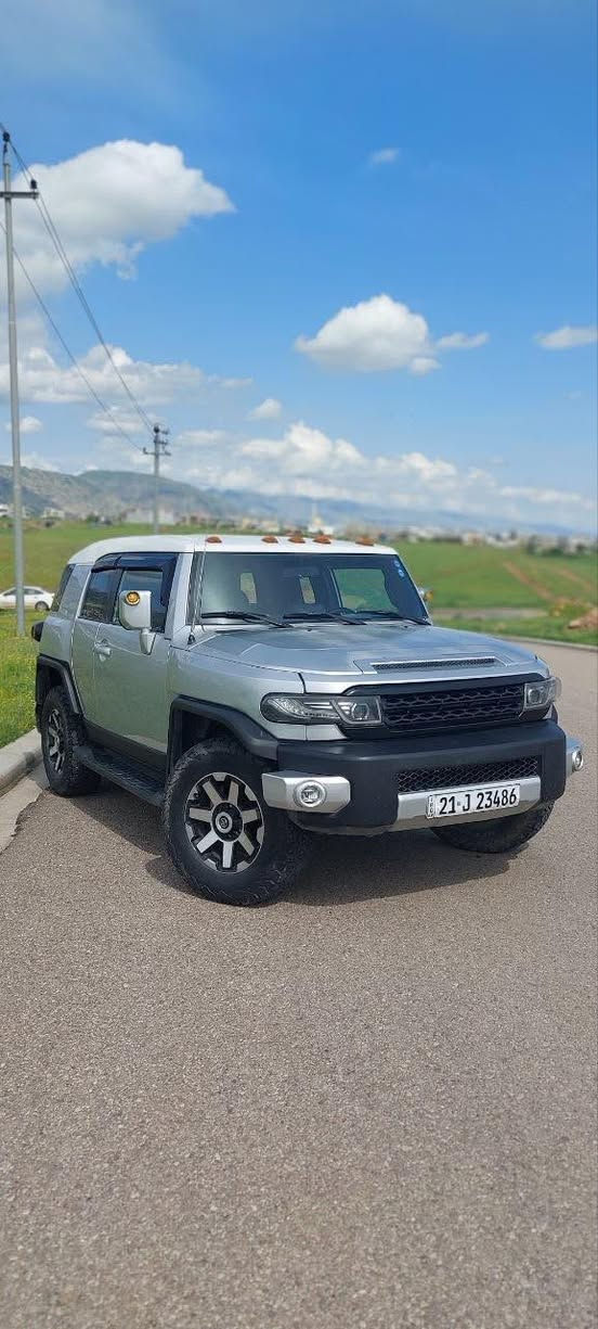 تويوتا FJ كروزر 2010 – لون رصاصي – دفع رباعي (4×4) محدث 2020
• الماركة: تويوتا

• الموديل: FJ Cruiser

• سنة الصنع: 2010

• اللون: رصاصي

• نظام الدفع: رباعي دائم (4×4)

• المحرك: V6 سعة 4.0 لتر

• عدد الأسطوانات: 6 سلندر

• القوة: 259 حصان

• عزم الدوران: 380 نيوتن.متر

• ناقل الحركة: أوتوماتيك 5 سرعات

• الوقود: بنزين

• سعة خزان الوقود: 72 لتر

• عدد المقاعد: 5 ركاب

• عدد الأبواب: 5 أبواب

المواصفات والتجهيزات:

* دبل ثقيل وخفيف للطرق الوعرة.

* قفل دفرنس خلفي (Rear Differential Lock).

* نظام التحكم بالجر (A-TRAC).

* نظام الثبات الإلكتروني (VSC).

* نظام مانع انغلاق المكابح (ABS).

* وسائد هوائية أمامية وجانبية.

* مثبت سرعة.

* مرايا كهربائية.

* نوافذ كهربائية.

* تكييف هواء قوي.

* نظام صوتي مع شاشة ايباد كاربلاي و أندرويد اوتو

* جنوط ألمنيوم.

* كشافات ضباب.

* عتبات جانبية.

* إطار احتياطي خلفي.

* حساسات ضغط الإطارات.

* مقود متعدد الاستخدامات.

بدون صبغ كلين تايتل بدون دواخل 

*سعر ( ١٩٠$ ) بي مجال 

‏📱***********
