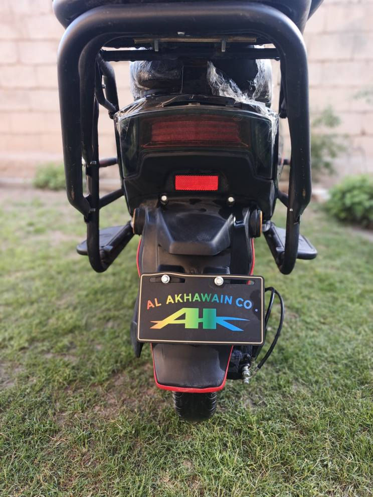 السلام عليكم
للبيع دراجه شحن نوع AK الدراجه نضيفه جدا 
لون اسود الدبلات غاز ، بطاريات 6 ليثيوم وشاحنته الاصليه تاخذه مال جناي السعر 600
الاتصال *********** او مراسله الحساب
