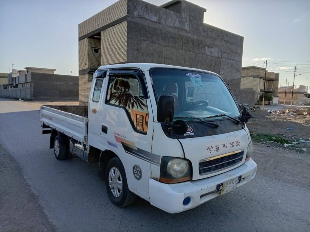 سلام عليكم للبيع كيه موديل ٢٠٠١ رقم بغداد ألماني بسمي سنويه ل٢٨محرك كير اكس شاصي مكفول سيارة بلاديه *********** عنوان بغداد الطارميه مكلف بلنشر
