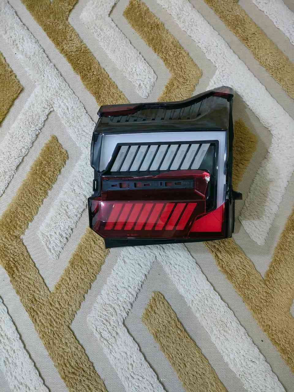 بك لايت سورنتو ٢٥ خليجي بس غطه مكسور شغال مال الجه اليمنه خلف السايق للبيع مكلف بل نشر اتصال ***********
***********
