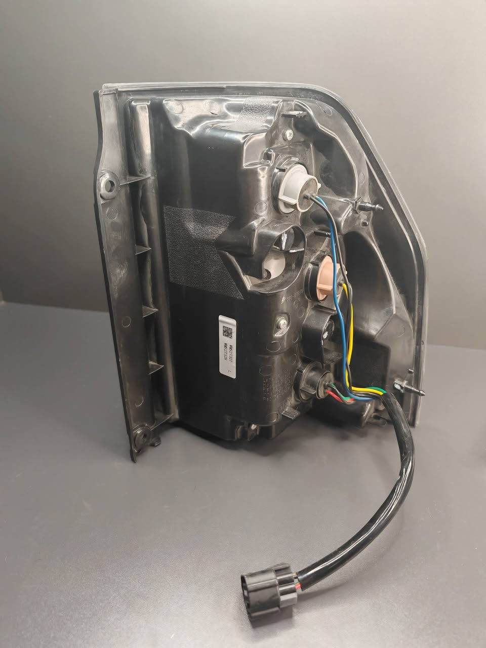 بك لايت باجيرو جهة السائق فقط جديد غير مستعمل 
متوفر بك لايت سيارة باجيرو جهة السايق، جديد غير مستخدم، كوالتي ممتاز جدا، كامل مع الكلوبات، يعني جيب وشد،
يوجد توصيل لجميع المحافظات ***********
