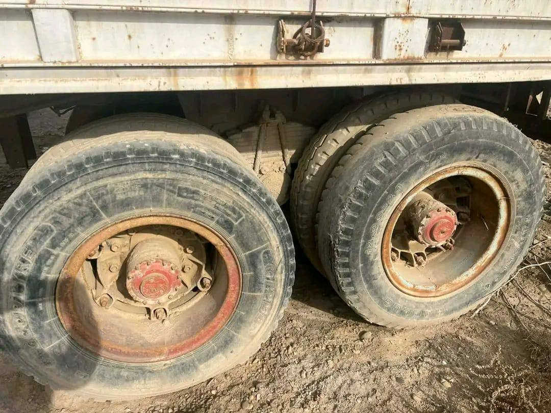 بسم الله الرحمن الرحيم.                               رقم 5
اعيد نشر بسسب وعود كاذبه

سلام عليكم  مدير كروب َمحترم

عربانه عمل محلي جناب ذات جوانب متحركه

يعني صير فلات

طول ١٢مترو ١٠سم

ارتفاع215 متر تقريبنا

تحمل حنطه 52 طن تقريبا

مجموعه فولفو دنكيرين

بيه مكان و قواعد للدنكير 3

تايرات ٢٤/١٢٠٠ نضافه ٢٥٪  5500$وبيه مجال بسيط

مكانه بغداد عوريج قرب دائره مرور تسقيط

مقابل مخابز بابا الاغى

اي استفسار مراسله ابو عبد الله على واتساب

ابو عبد الله

***********

جمال ابو حسام ***********

واتساب
