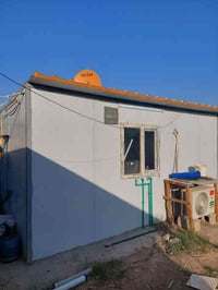 كرفان البيع طول 6 متر والعرض 3 متر ونص الارتفاع 3 متر بيه حمام داخلي م...